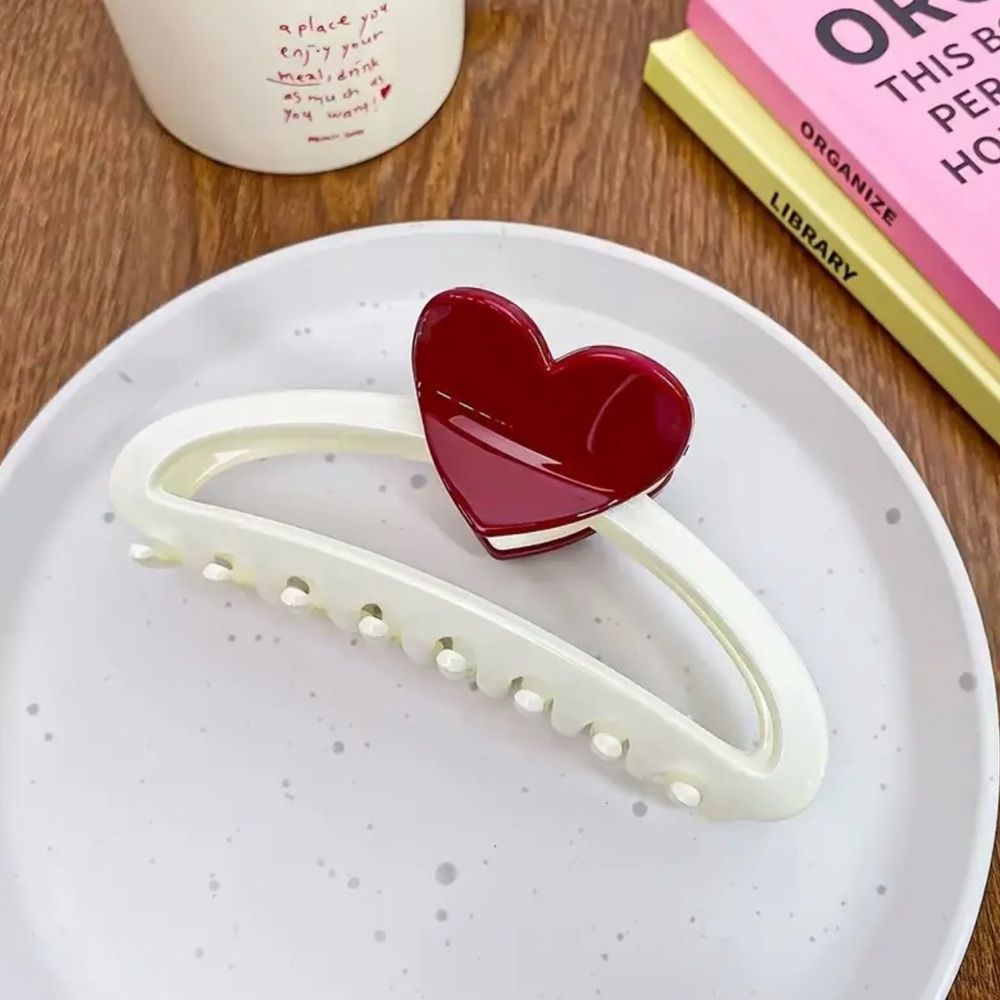 Heart-Shaped Large Hair Clips Set - Picture 3 of 5